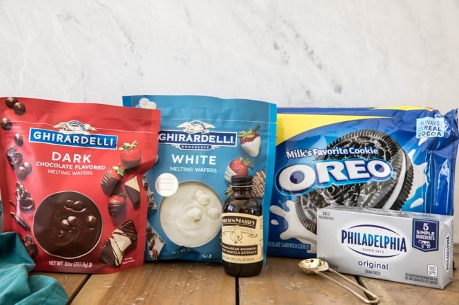 Just 4 ingredients for these easy OREO BALLS! An easy party dessert, ready in under 30 minutes! #sugarspunrun #oreoballs #oreotruffles #partyfood Ingredients for Oreo Truffles