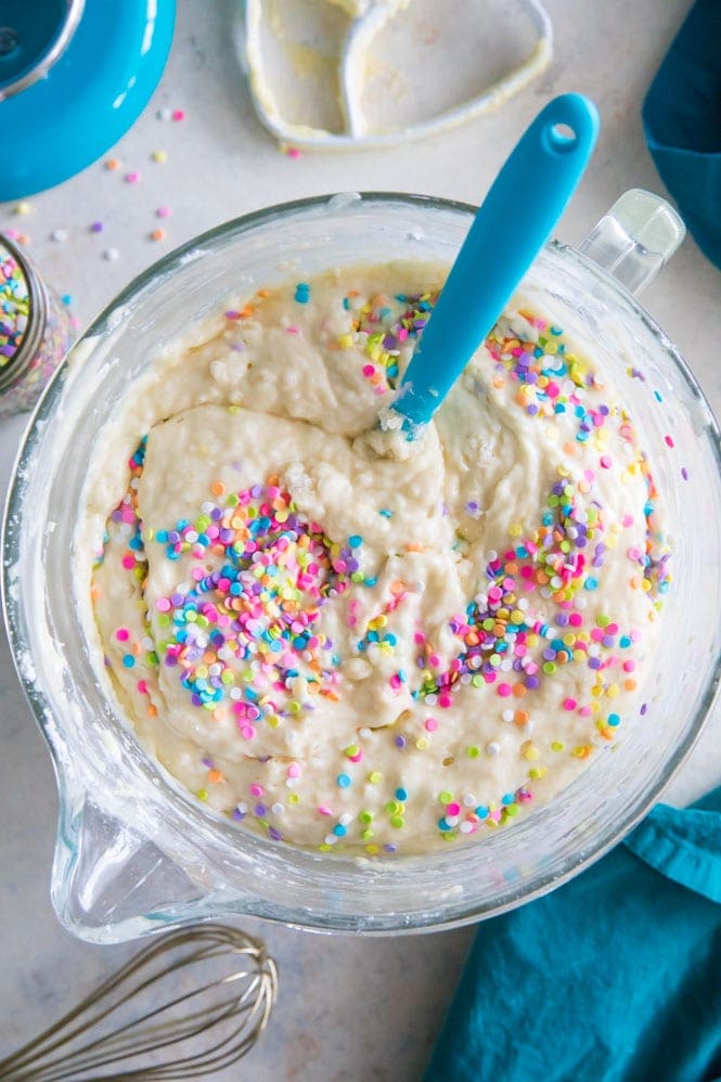 How to make a simple, sprinkle-packed BIRTHDAY CAKE! #birthdayparty #birthdaycake Birthday cake batter with colorful sprinkles