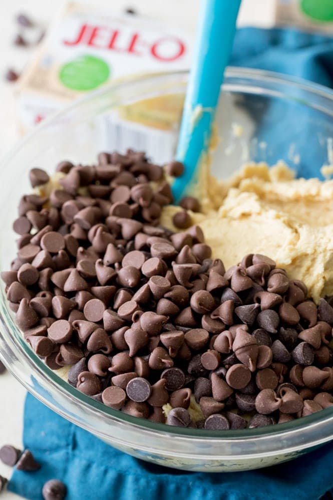 PUDDING COOKIES! This is the softest, chewiest cookie recipe you'll ever try! #cookierecipe #puddingcookies #sugarspunrun Making pudding cookies -- Stirring chocolate chips into dough